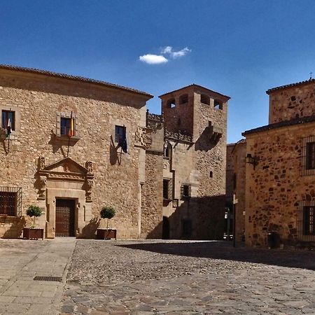 Adama Apartamento Turistico Apartment Caceres Exterior photo