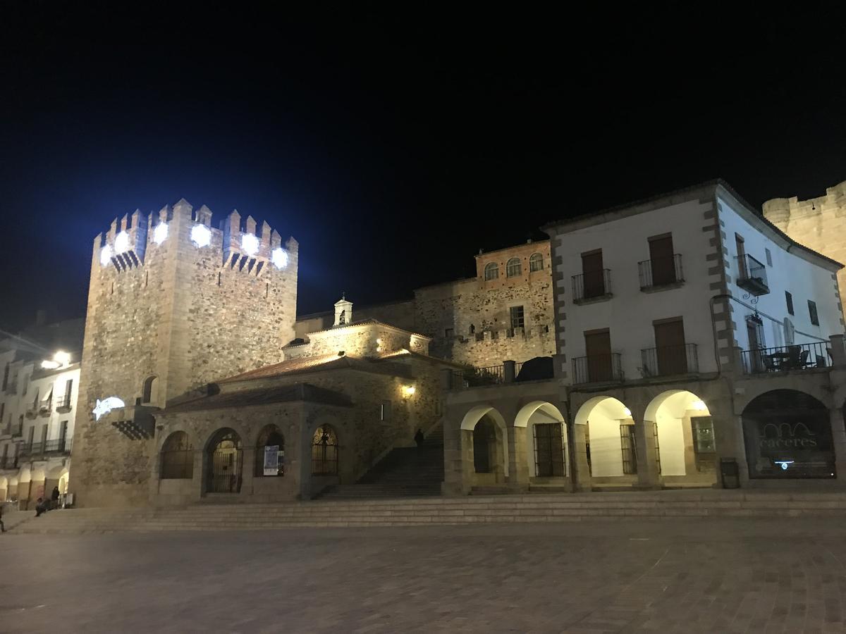 Adama Apartamento Turistico Apartment Caceres Exterior photo