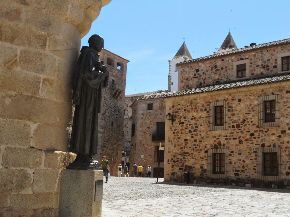 Adama Apartamento Turistico Apartment Caceres Exterior photo